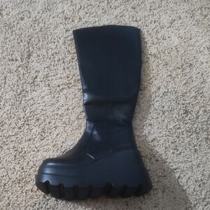 Elegant Black Platform Boots for Women